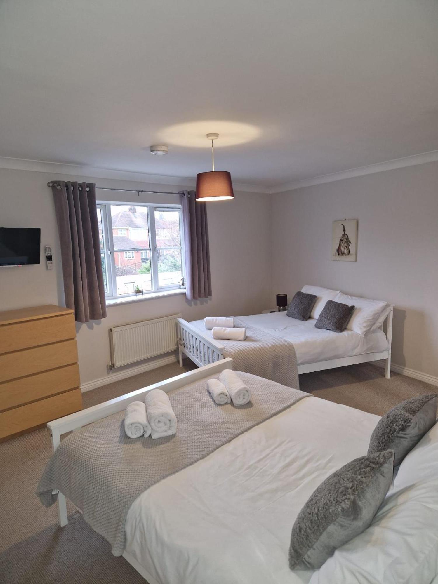 Hereford - Finch House - Modern 4 Bedroom House Located In South Hereford, Dog Friendly With Nearby Countryside, Pool Table, Sleeps Up To 10 Guests - Hosted By Rentmyhouse Esterno foto