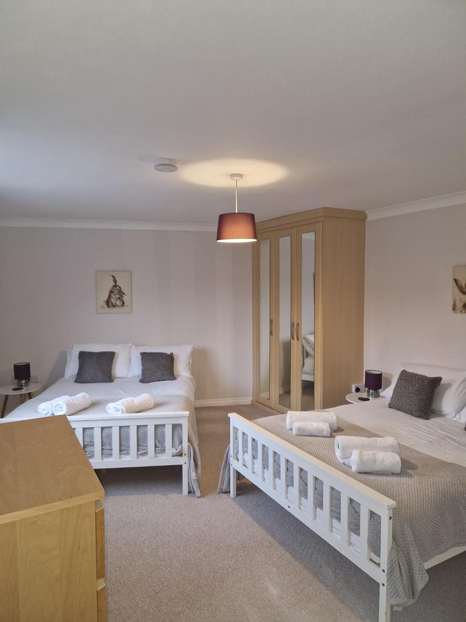 Hereford - Finch House - Modern 4 Bedroom House Located In South Hereford, Dog Friendly With Nearby Countryside, Pool Table, Sleeps Up To 10 Guests - Hosted By Rentmyhouse Esterno foto